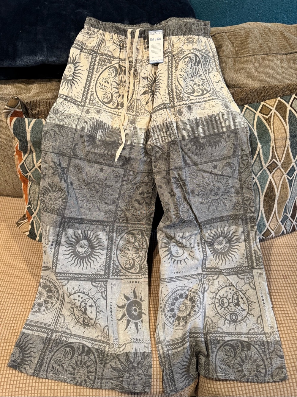 Boho Wide Leg Sun & Moon Print Pants — Gray